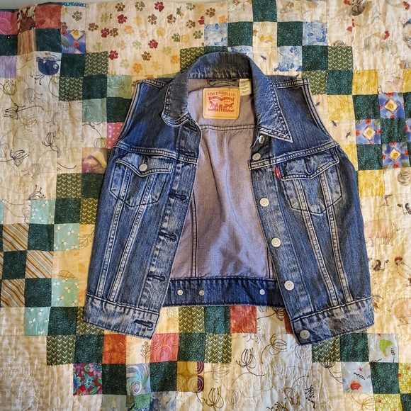 Levi's cropped denim vest - Picture 1 of 1
